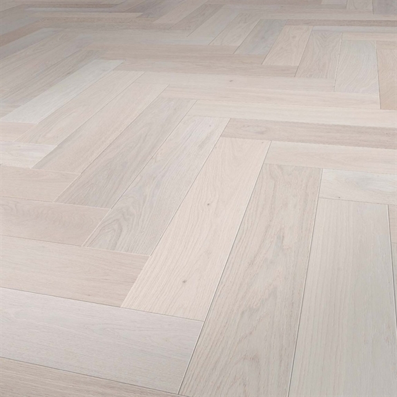 Solidfloor Heat Herringbone Sildeben - Eg Natur, UV Matlak Hvid - Gulv-Grossisten.dk