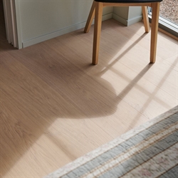 Bjelin Woodura Plank - Eg Nature, Viarp L, Powder White Børstet Matlak (NY STØRRELSE)